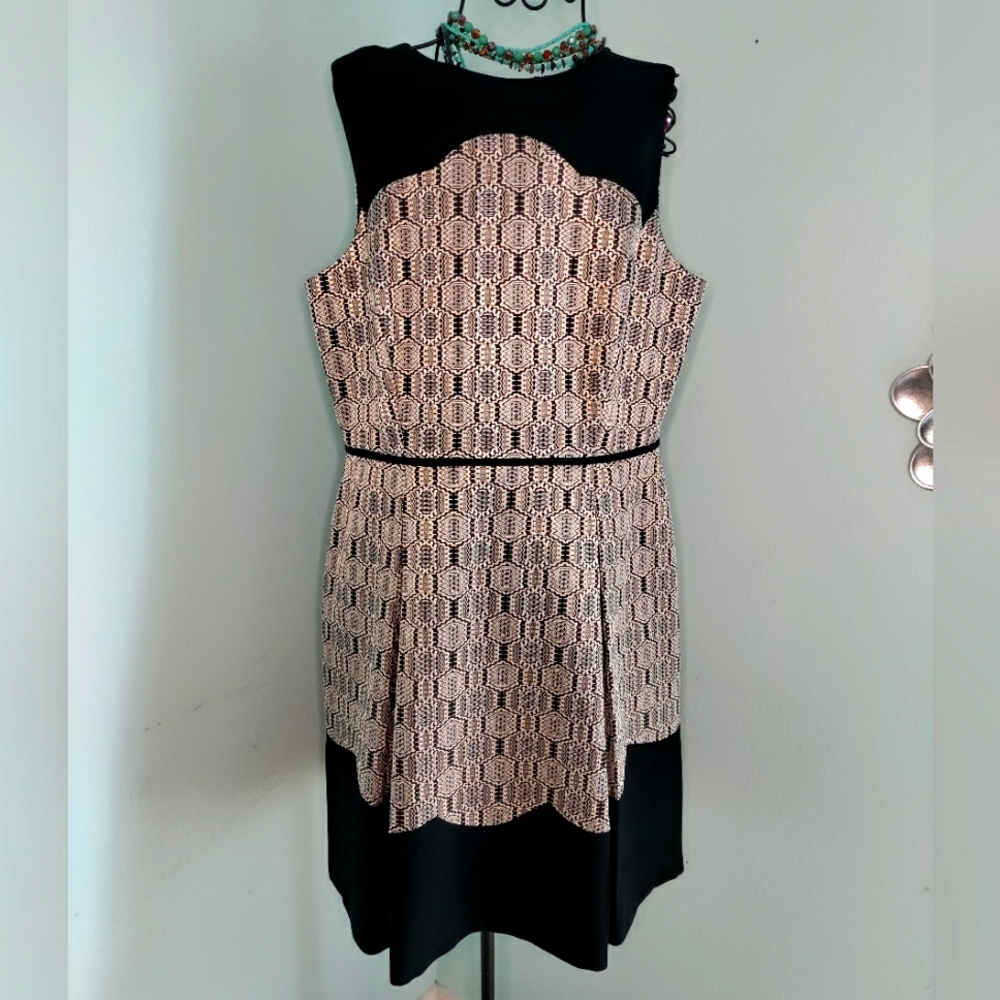 Tahari beautiful size 16 dress